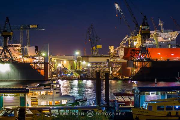 Hamburger Hafen, man sagt, es sei das "Tor zur Welt"!